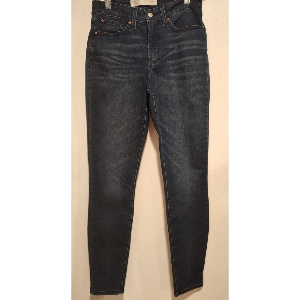 Levi's women Blue Jean Size 6 Medium W28 L30 Denim Total shaping Skinny
